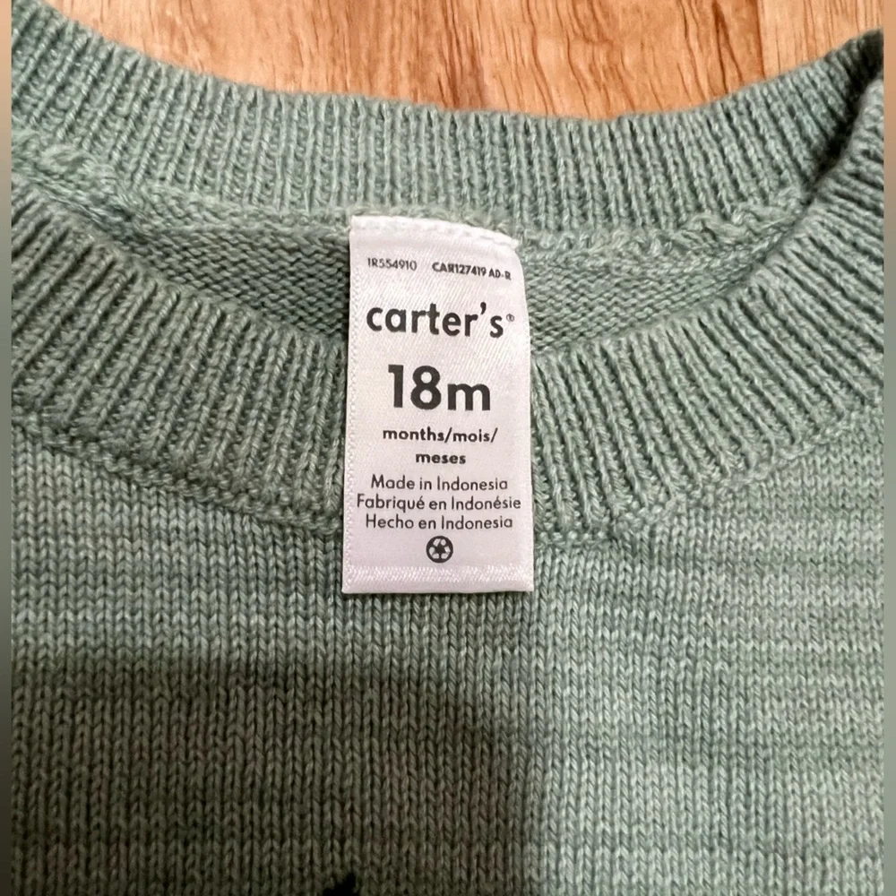Carter's Green Sweater with Embroidered‎ Details Size 18 Months